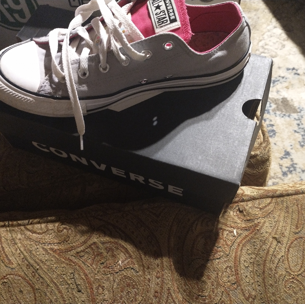 Converse brand new inbox never worn